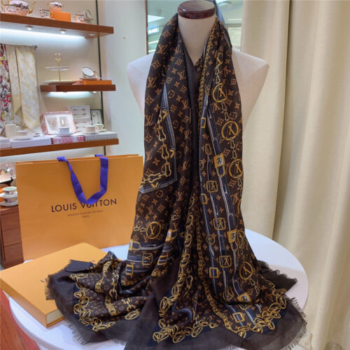 High Quality Luxury Louis Vuitton Monogram Forever Cashmere Scarf – Style 26651 alternate view