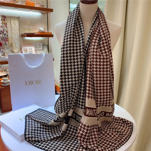 High Quality Luxury Dior Houndstooth Cashmere Scarf alternate view