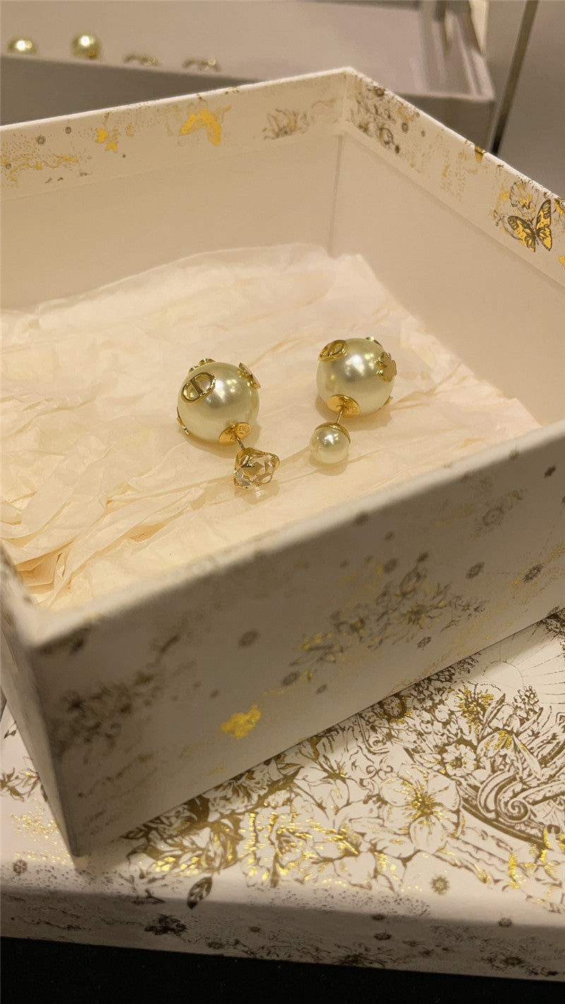 High Quality Luxury Dior Tribales Asymmetric Rhinestone Pearl Earrings product detail