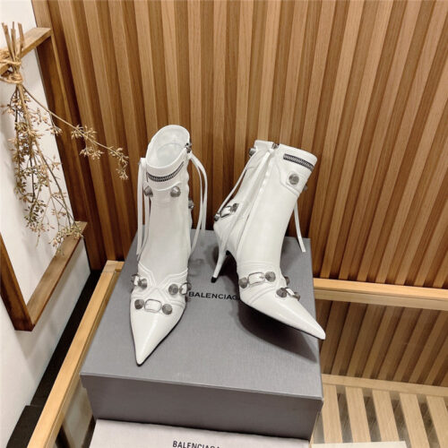 High Quality Luxury Balenciaga Buckled Ankle Boots – Style 53123 product detail