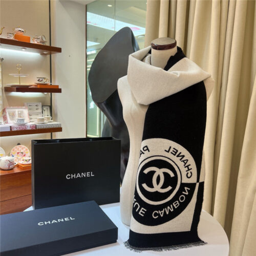 High Quality Luxury Chanel Logo Reversible Wool Scarf – Style 25110 alternate view