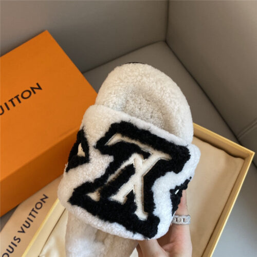 High Quality Luxury Louis Vuitton Platform Fur Slippers product detail