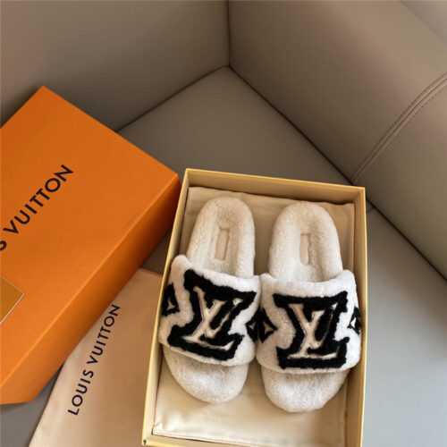 High Quality Luxury Louis Vuitton Platform Fur Slippers product detail