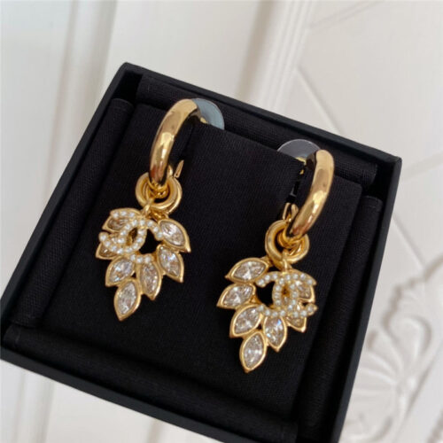 High Quality Luxury Chanel Wheat Ear Horse Eye Double C Earrings alternate view