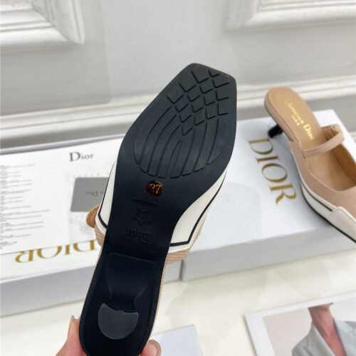 High Quality Luxury Dior Best Quality Fire Retro Square Toe Mules product detail