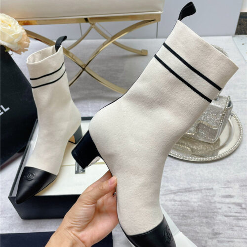 High Quality Luxury Chanel Logo Pointed Toe Chunky Heel Ankle Boots product detail