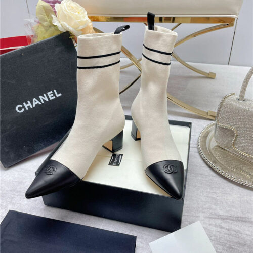 High Quality Luxury Chanel Logo Pointed Toe Chunky Heel Ankle Boots product detail