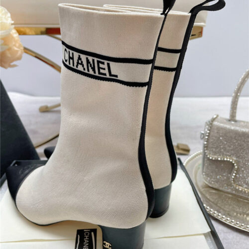 High Quality Luxury Chanel Logo Pointed Toe Chunky Heel Ankle Boots product detail