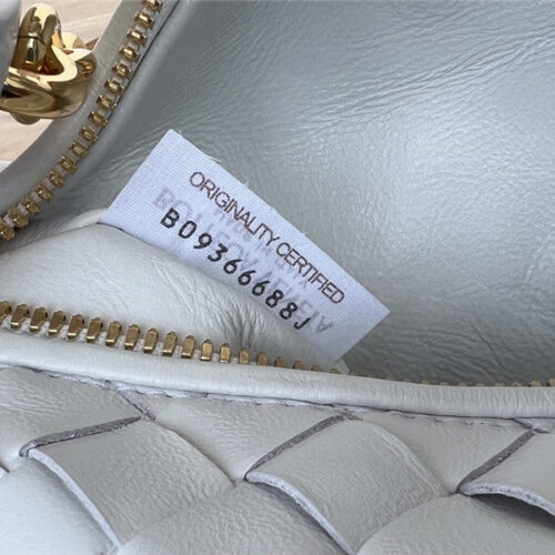 High Quality Luxury Bottega Veneta Jodie With Chain Bag White product detail