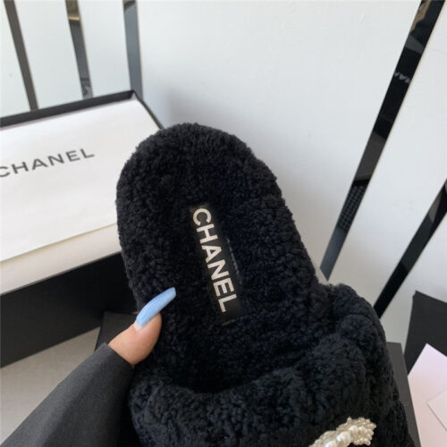 High Quality Luxury Chanel Fluffy Slippers – Style 71366 product detail