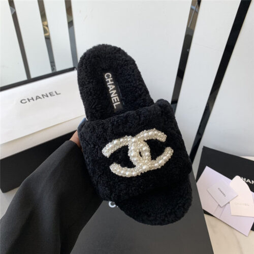 High Quality Luxury Chanel Fluffy Slippers – Style 71366 product detail