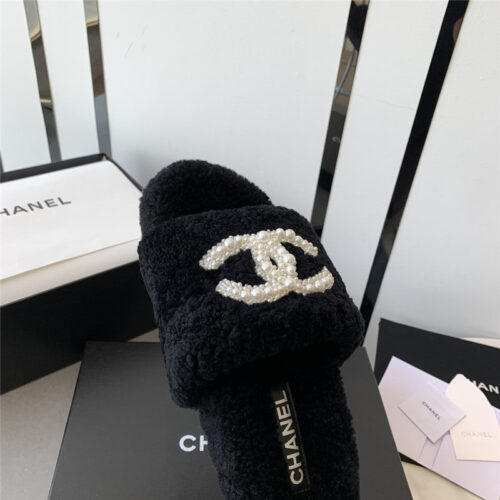 High Quality Luxury Chanel Fluffy Slippers – Style 71366 product detail