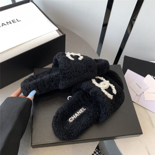 High Quality Luxury Chanel Fluffy Slippers – Style 71366 product detail