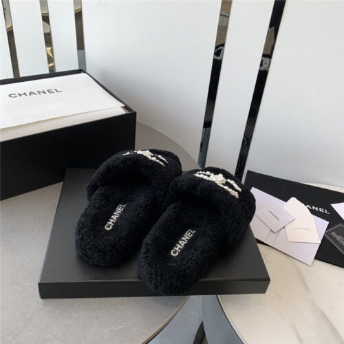 High Quality Luxury Chanel Fluffy Slippers – Style 71366 product detail