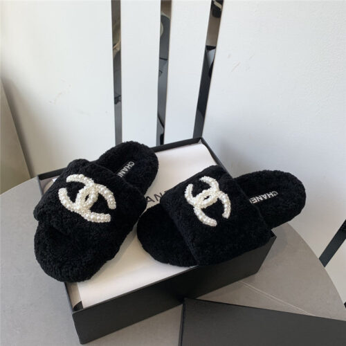 High Quality Luxury Chanel Fluffy Slippers – Style 71366 product detail
