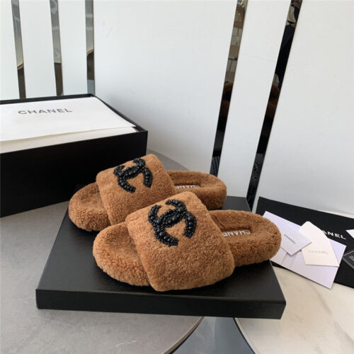 High Quality Luxury Chanel Fluffy Slippers alternate view
