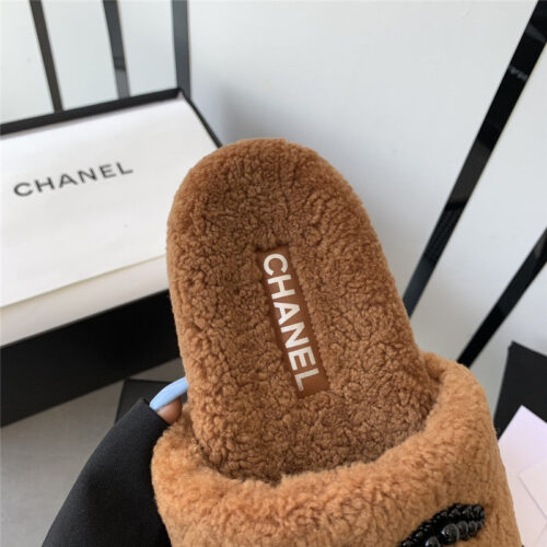 High Quality Luxury Chanel Fluffy Slippers product detail