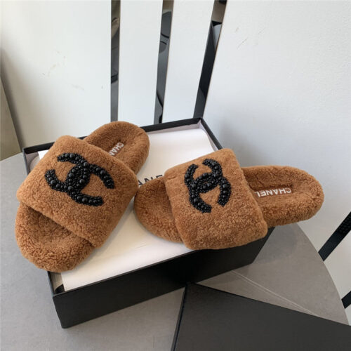High Quality Luxury Chanel Fluffy Slippers product detail
