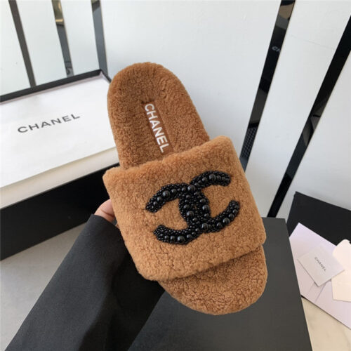 High Quality Luxury Chanel Fluffy Slippers product detail