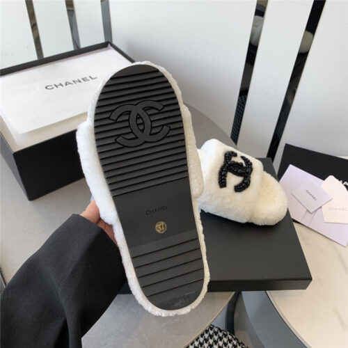 High Quality Luxury Chanel Fluffy Slippers – Style 35206 product detail