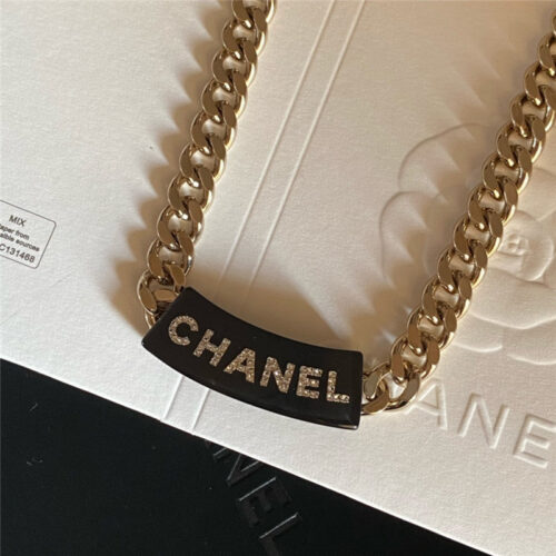 High Quality Luxury Chanel Logo Letter Acrylic Necklace product detail