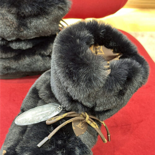 High Quality Luxury Louis Vuitton Woven Wool Down Boots product detail