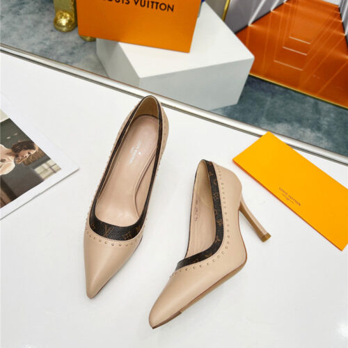 High Quality Luxury Louis Vuitton Logo Leather Shoes alternate view
