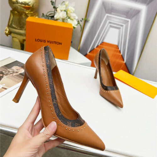 High Quality Luxury Louis Vuitton Logo Leather Shoes – Style 82211 product detail