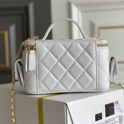 High Quality Luxury Chanel Cosmetic Bag – Style 47496 alternate view
