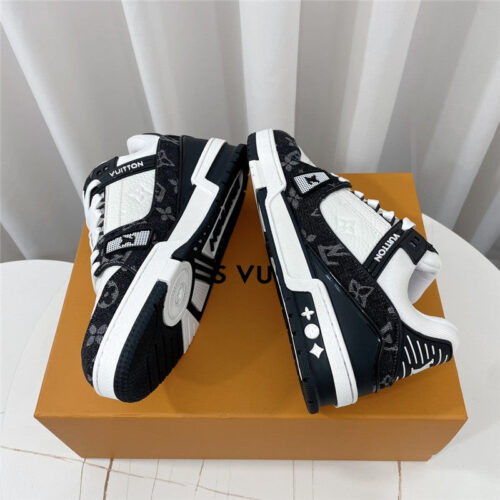 High Quality Luxury Louis Vuitton Retro Couple Sneakers – Style 72003 product detail
