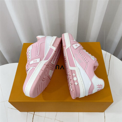High Quality Luxury Louis Vuitton Retro Couple Sneakers – Style 61283 product detail