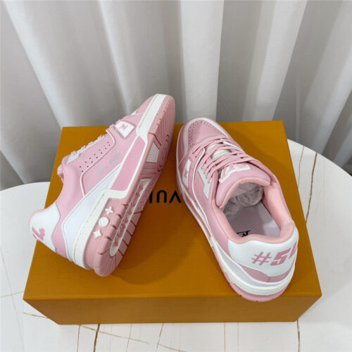 High Quality Luxury Louis Vuitton Retro Couple Sneakers – Style 61283 product detail