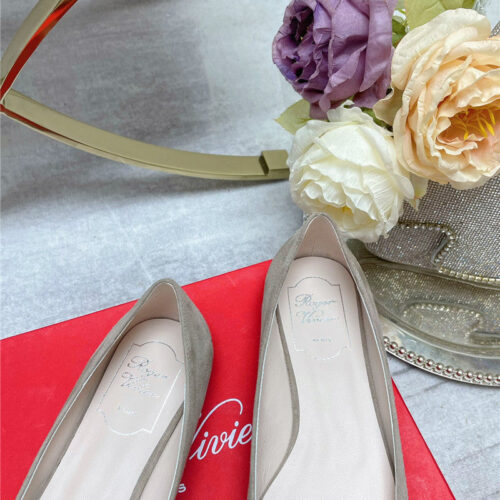 High Quality Luxury Roger Vivier Stiletto All-Match Womens Shoes product detail