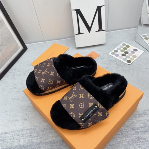 High Quality Luxury Louis Vuitton Wool Slippers – Style 92995 product detail