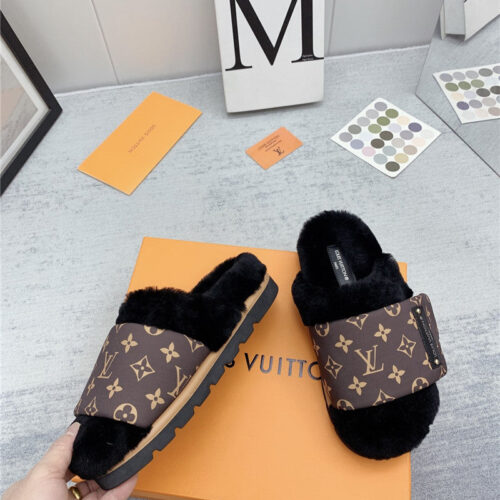 High Quality Luxury Louis Vuitton Wool Slippers – Style 92995 product detail