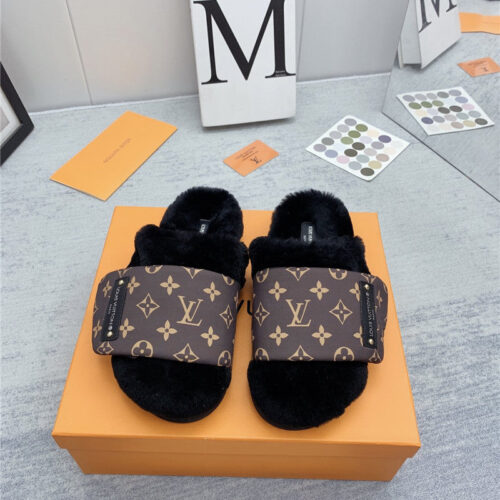 High Quality Luxury Louis Vuitton Wool Slippers – Style 92995 alternate view