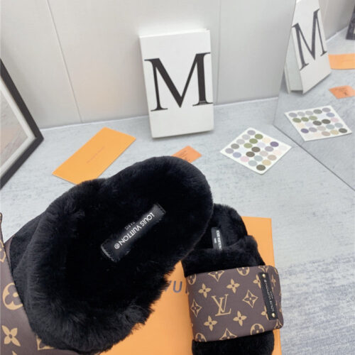 High Quality Luxury Louis Vuitton Wool Slippers – Style 92995 product detail