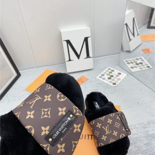 High Quality Luxury Louis Vuitton Wool Slippers – Style 92995 product detail