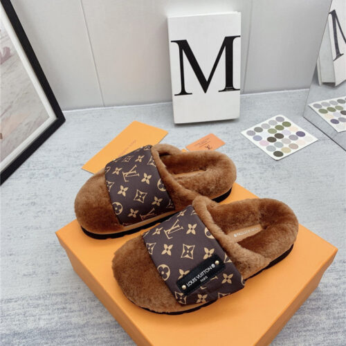 High Quality Luxury Louis Vuitton Wool Slippers – Style 15587 alternate view