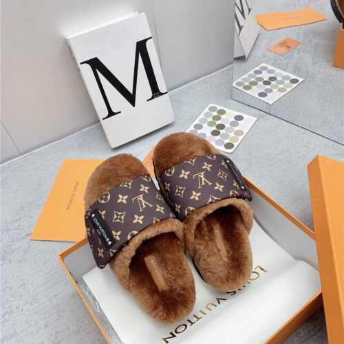 High Quality Luxury Louis Vuitton Wool Slippers – Style 15587 product detail