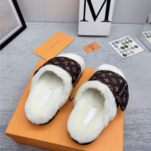 High Quality Luxury Louis Vuitton Wool Slippers product detail
