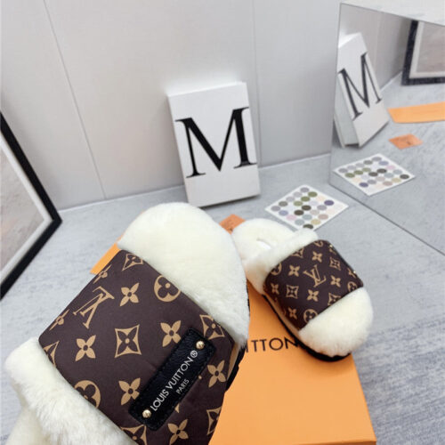 High Quality Luxury Louis Vuitton Wool Slippers product detail
