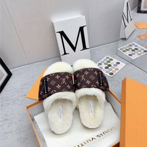High Quality Luxury Louis Vuitton Wool Slippers product detail