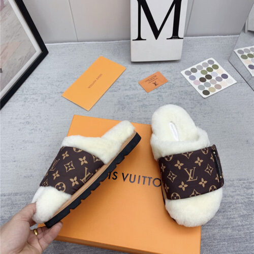 High Quality Luxury Louis Vuitton Wool Slippers product detail