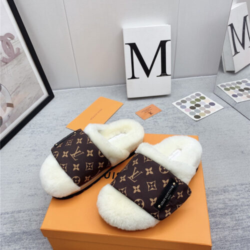 High Quality Luxury Louis Vuitton Wool Slippers product detail