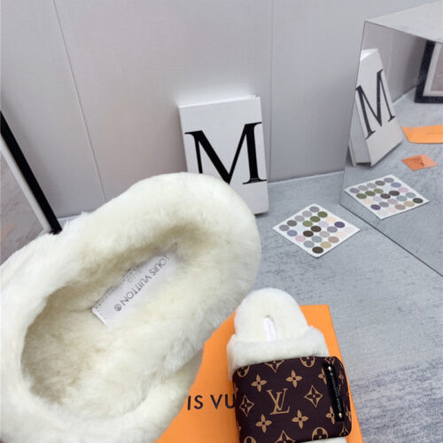 High Quality Luxury Louis Vuitton Wool Slippers product detail