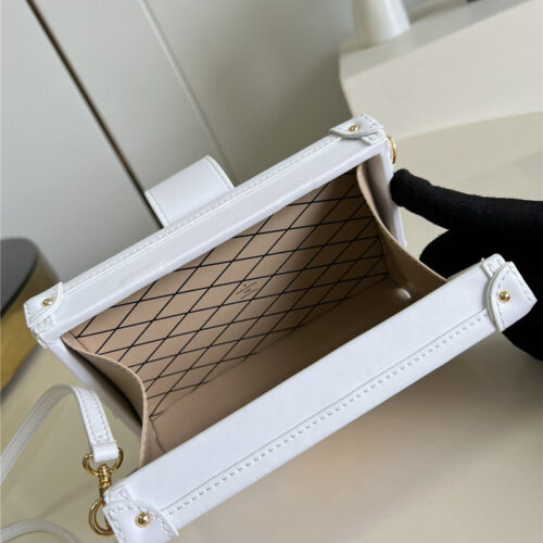High Quality Luxury Louis Vuitton Petite Malle Bag White product detail