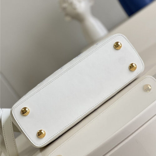 High Quality Luxury Louis Vuitton Capucines BB Embroidery Bag product detail