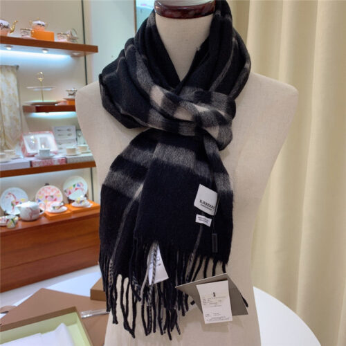 High Quality Luxury Burberry Classic Plaid Cashmere Scarf – Style 24613 alternate view