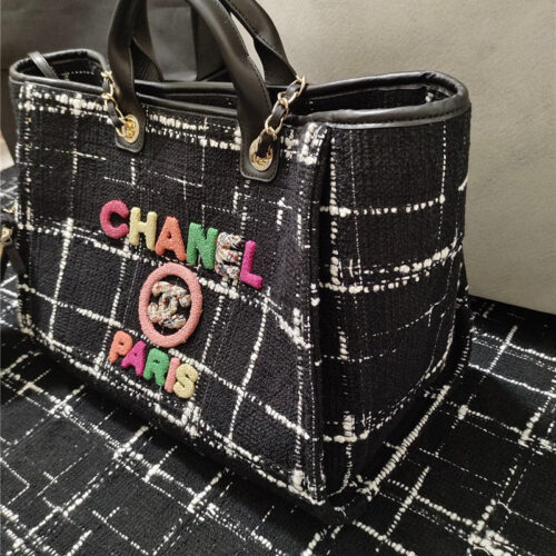 High Quality Luxury Chanel Colorful Letters Woolen Plaid Beach Bag product detail